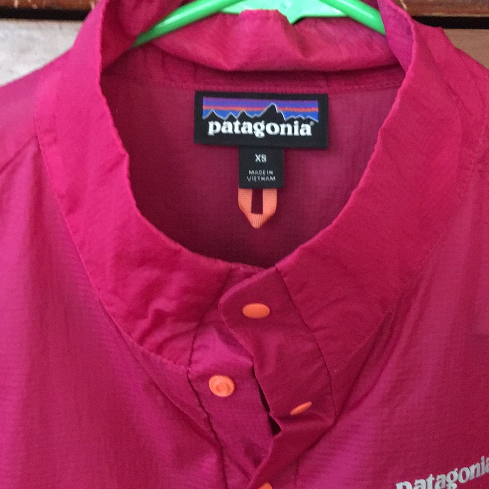 Patagonia Woman’s Houdini (Like New) - Picture 2 of 5